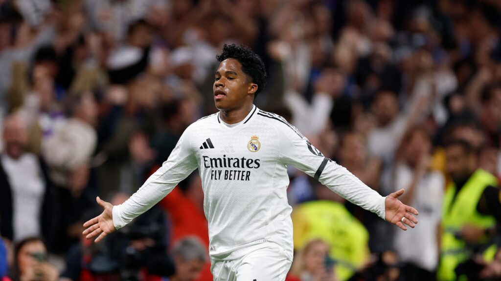 Homem falando em entrevista sobre injustiça com seu filho