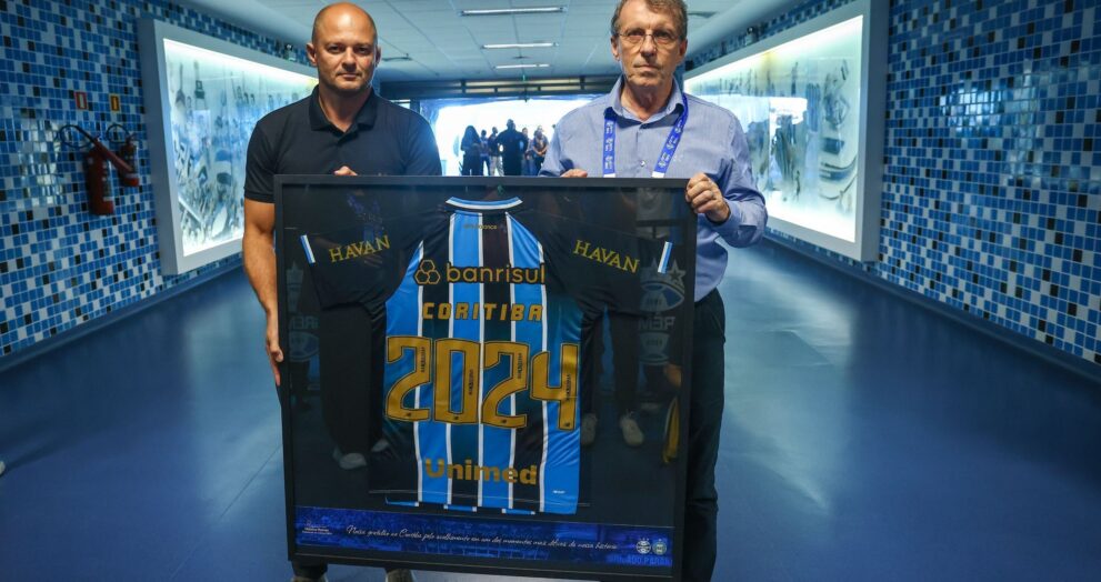 Time do Gremio e Coritiba juntos em campo