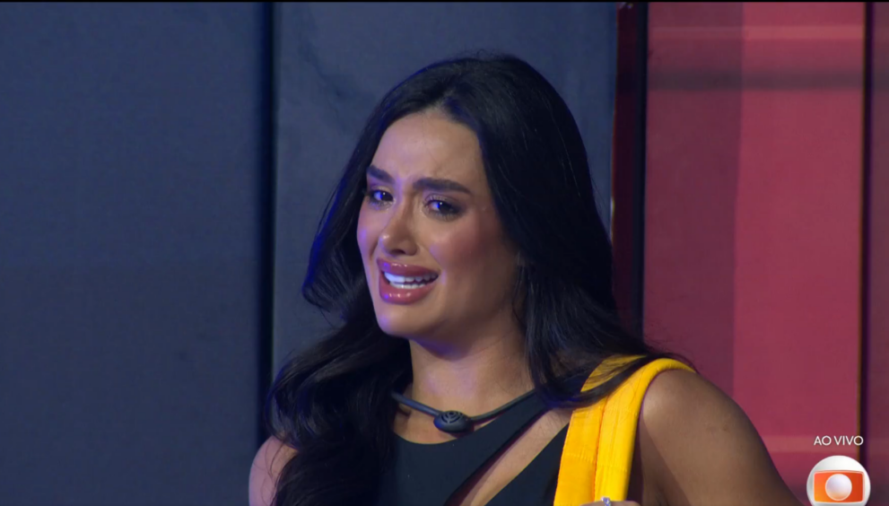 Jordana sorrindo após eliminação