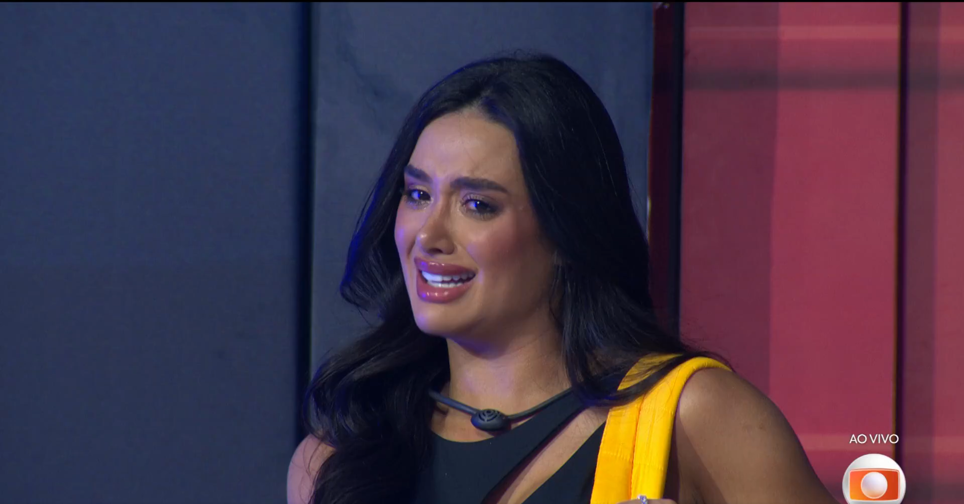 Jordana sorrindo após eliminação