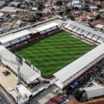 Jogadores de futebol em campo