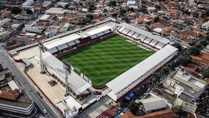 Jogadores de futebol em campo